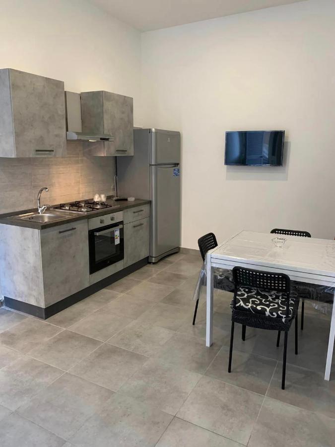 Miris Fast Comfortable Airport Capodichino 25 Minutes Walk Self Check-in Neapel